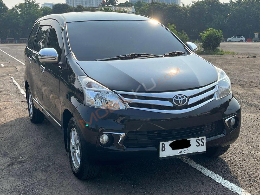Mobil Toyota Avanza 2014