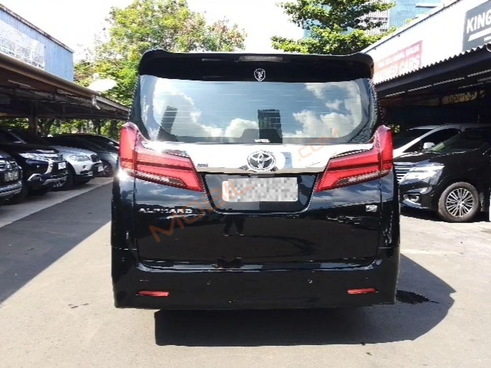 Mobil Toyota Alphard 2018
