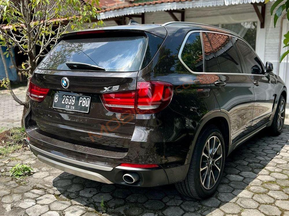 Mobil BMW X5 2015