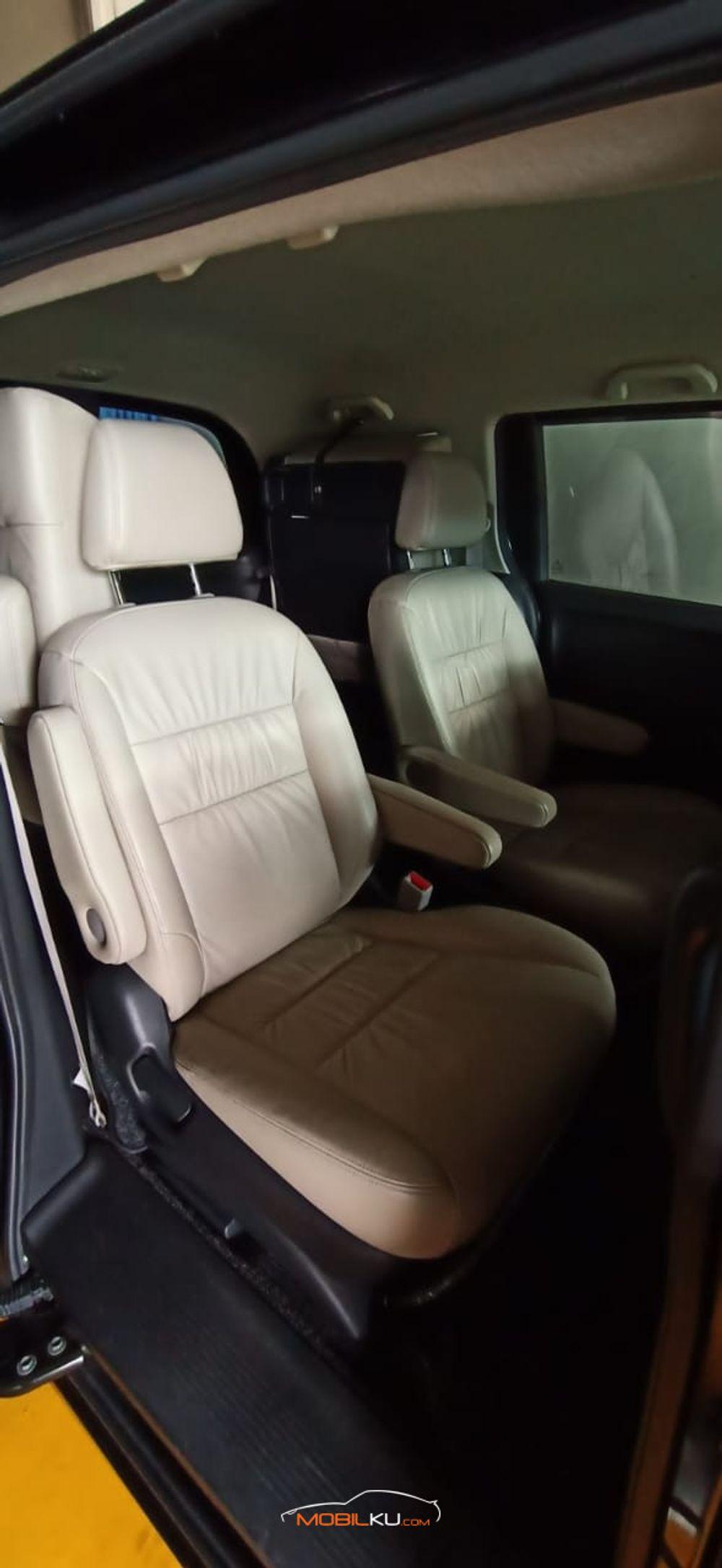 Mobil Honda Freed 2013