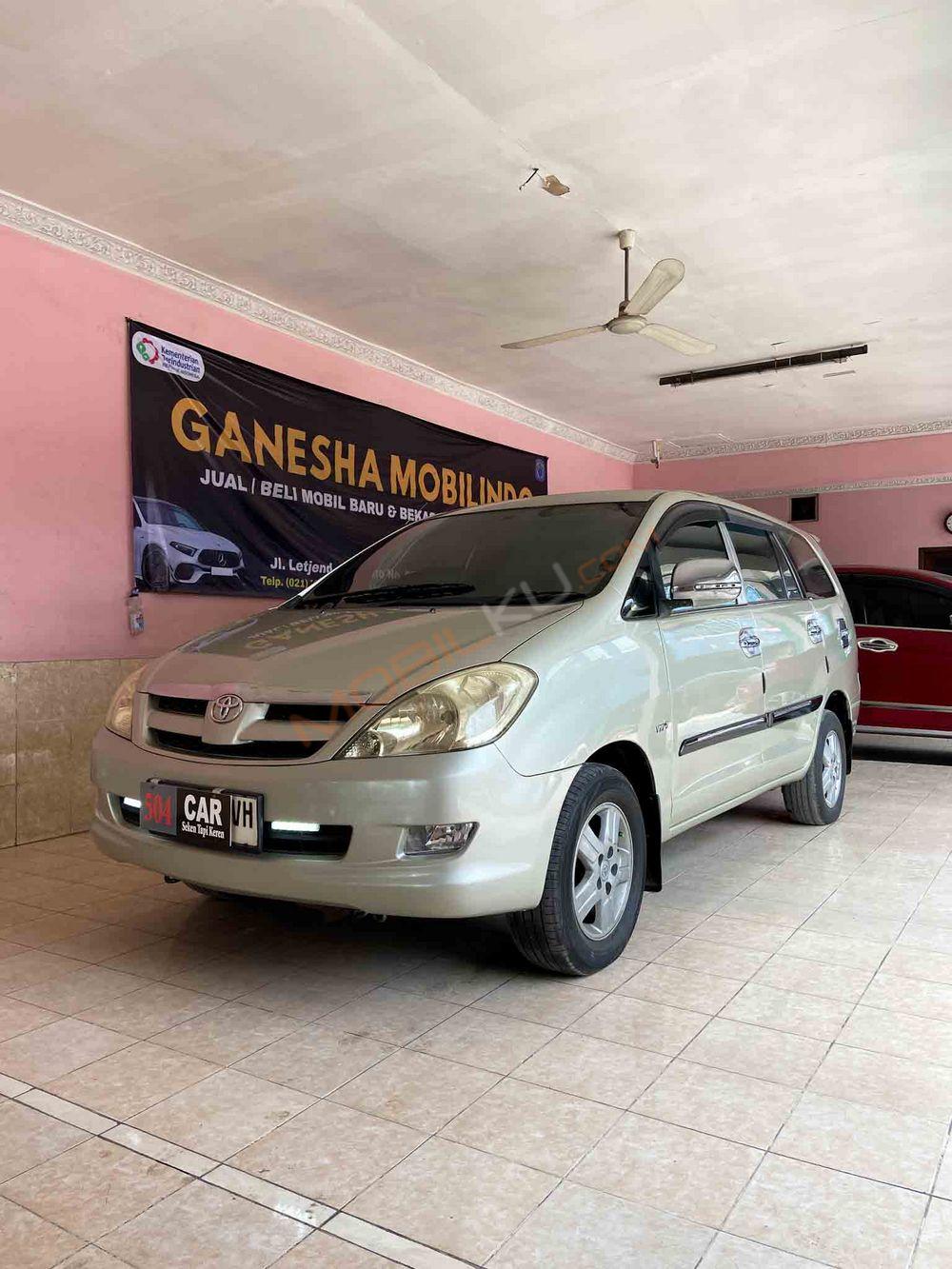 Mobil Toyota Kijang Innova 2008