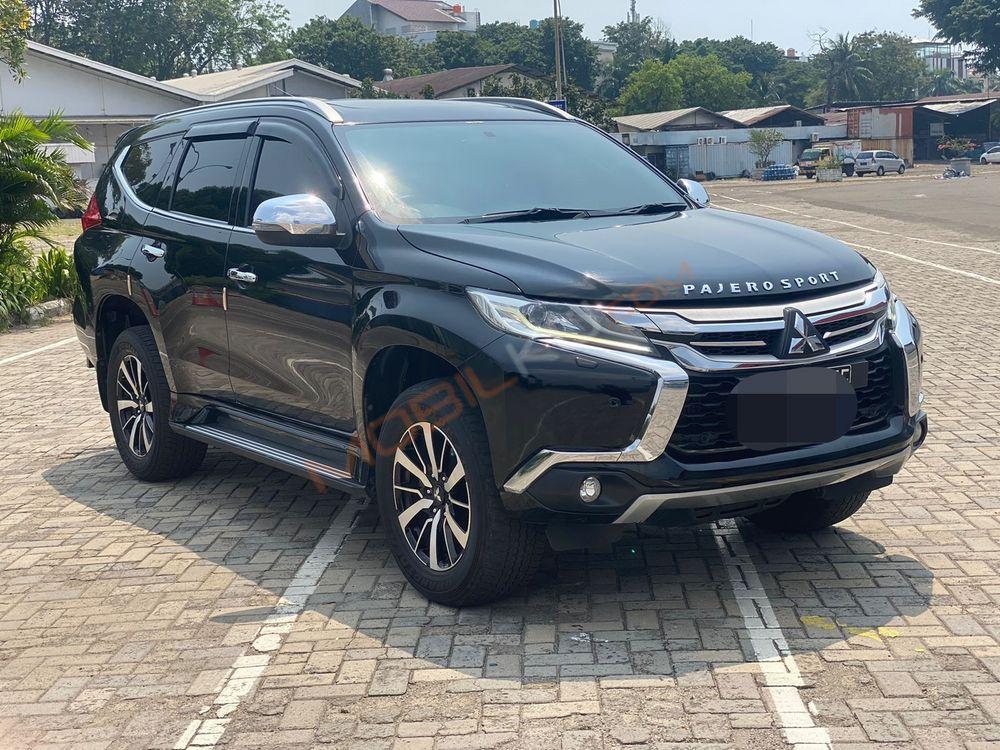 Mobil Mitsubishi Pajero 2018