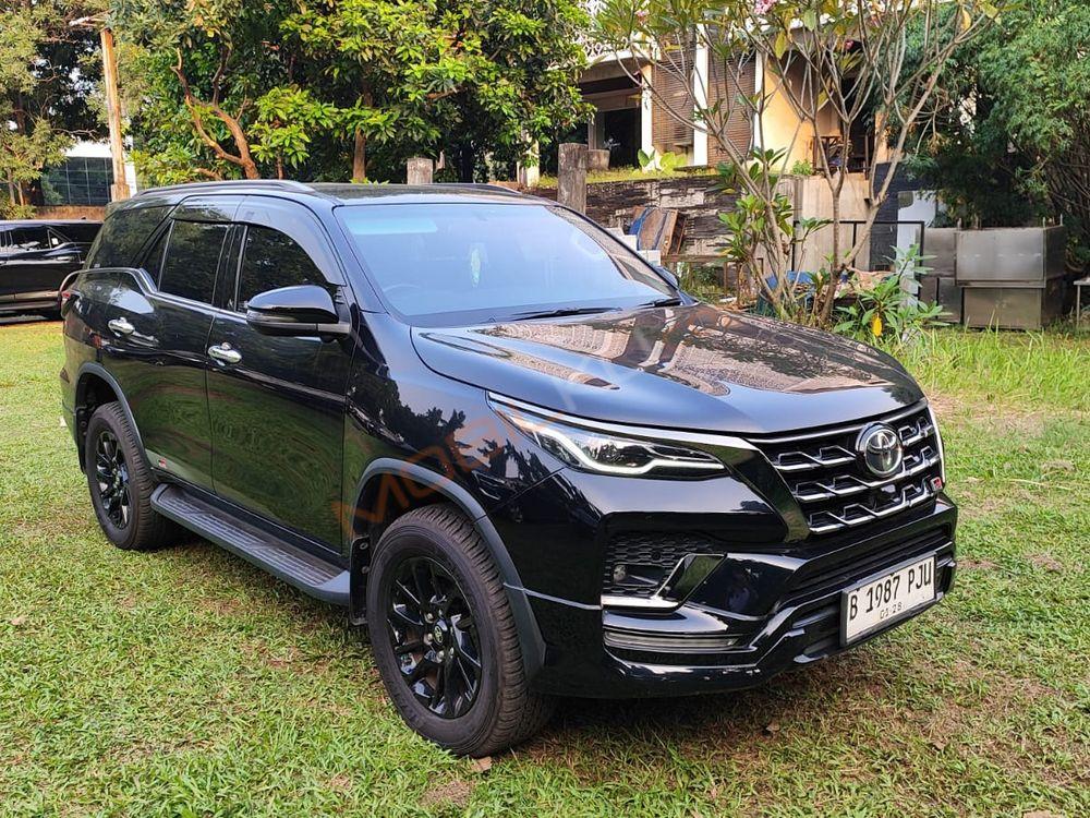 Mobil Toyota Fortuner 2023