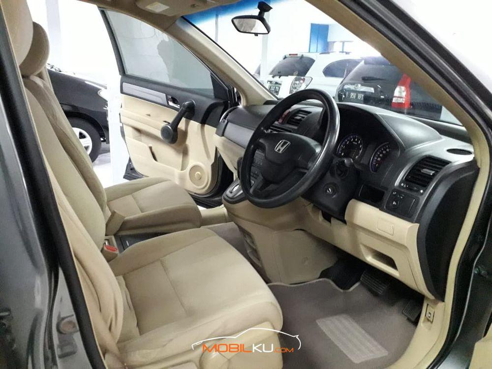 Mobil Honda CR-V 2011