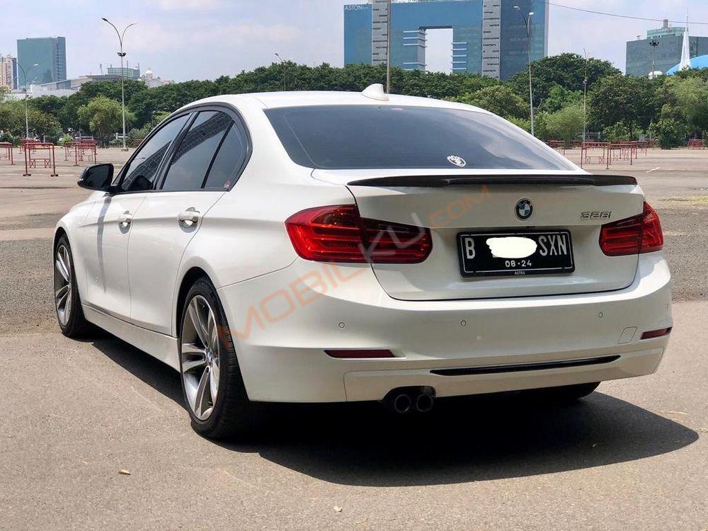 Mobil BMW 3 Series 2014