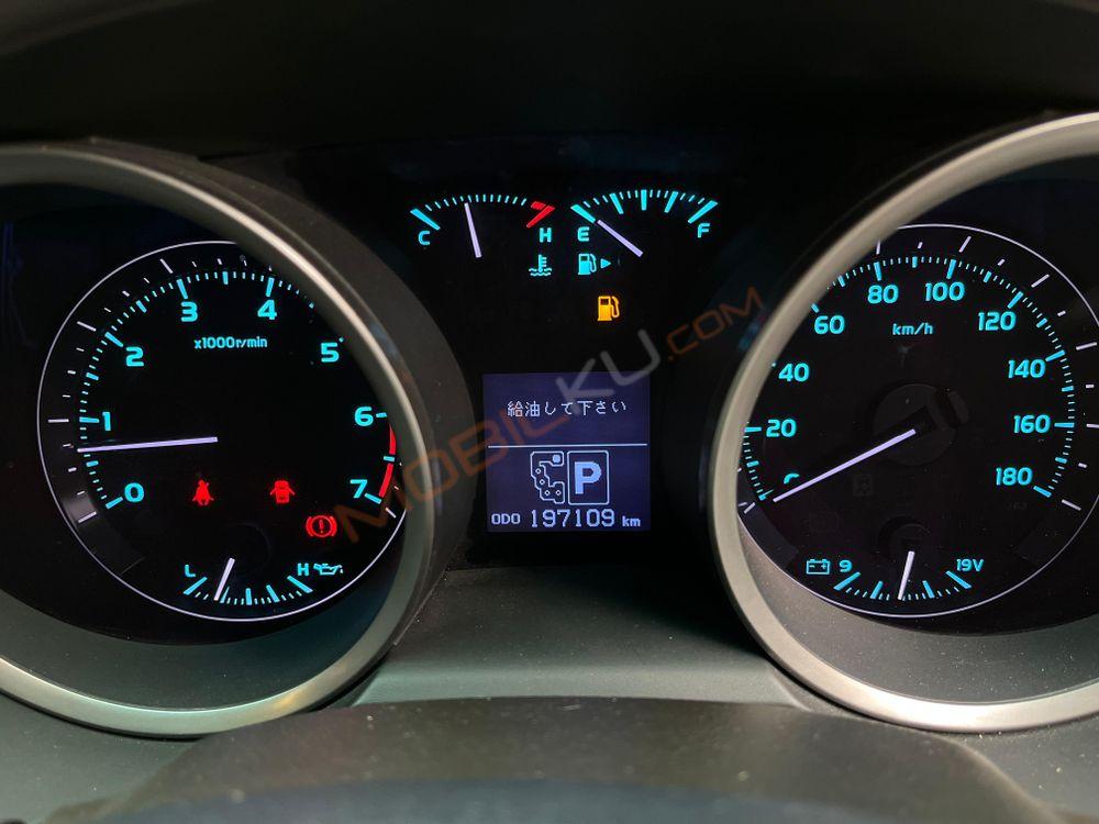 Mobil Toyota Land Cruiser 2008