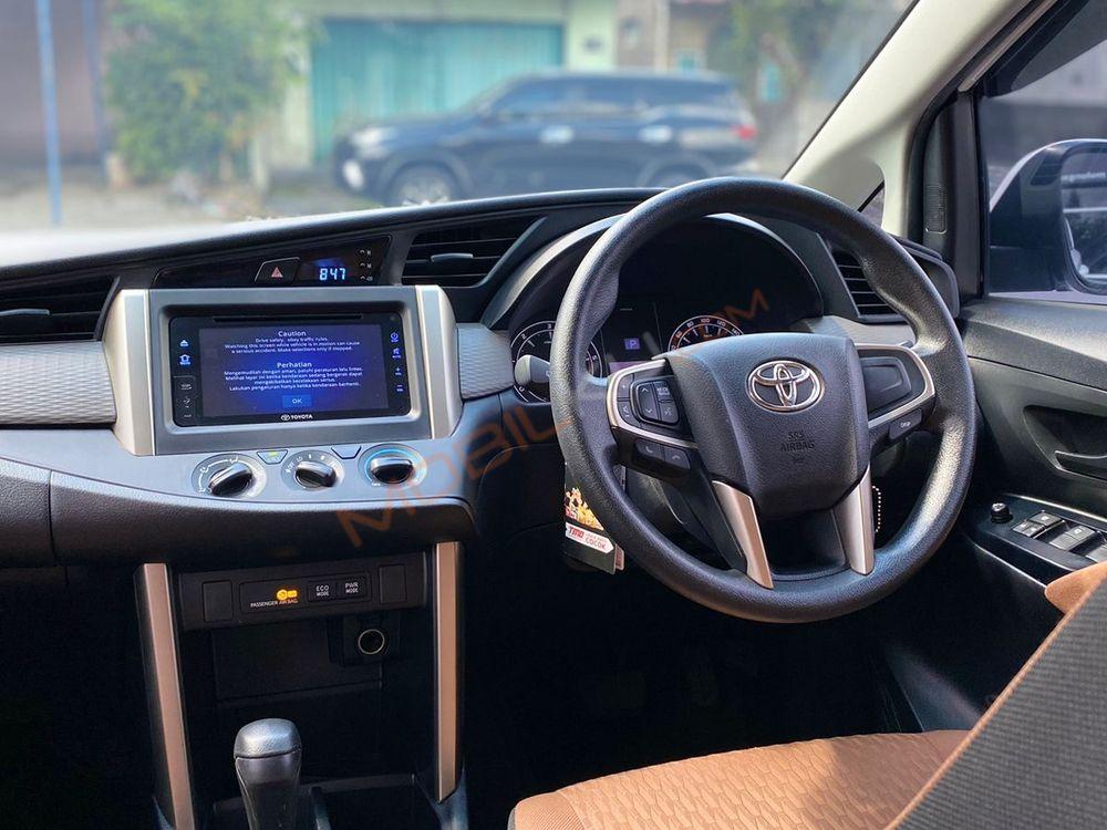Mobil Toyota Kijang Innova 2020
