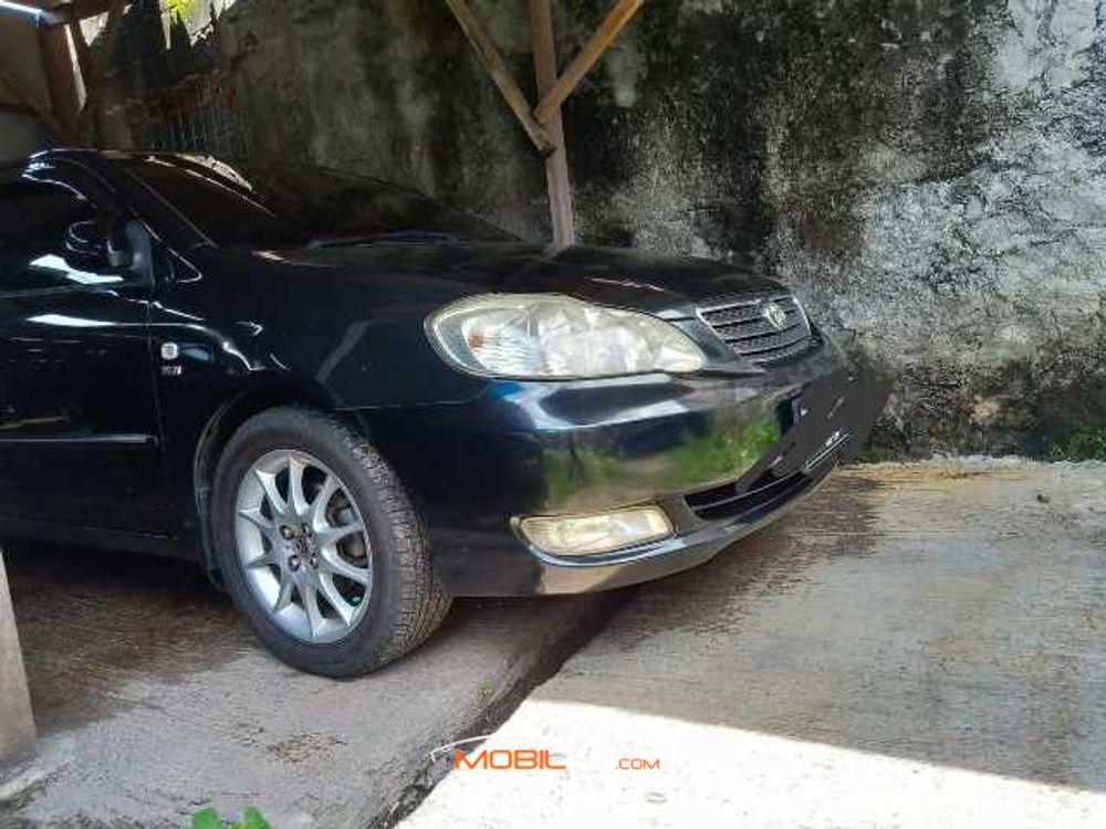 Mobil Toyota Corolla 2004