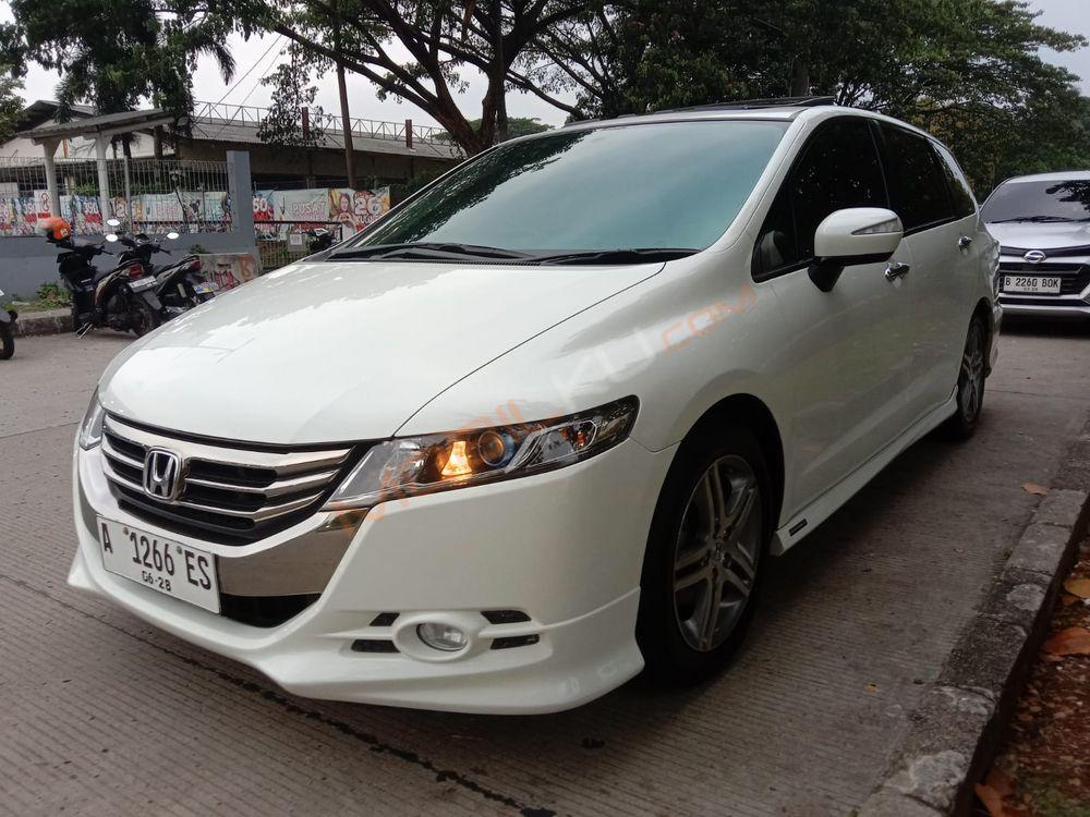 Mobil Honda Odyssey 2015