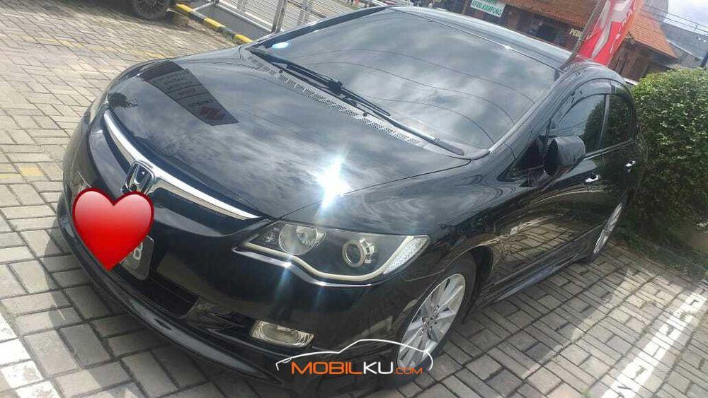 Mobil Honda Civic Sedan 2008