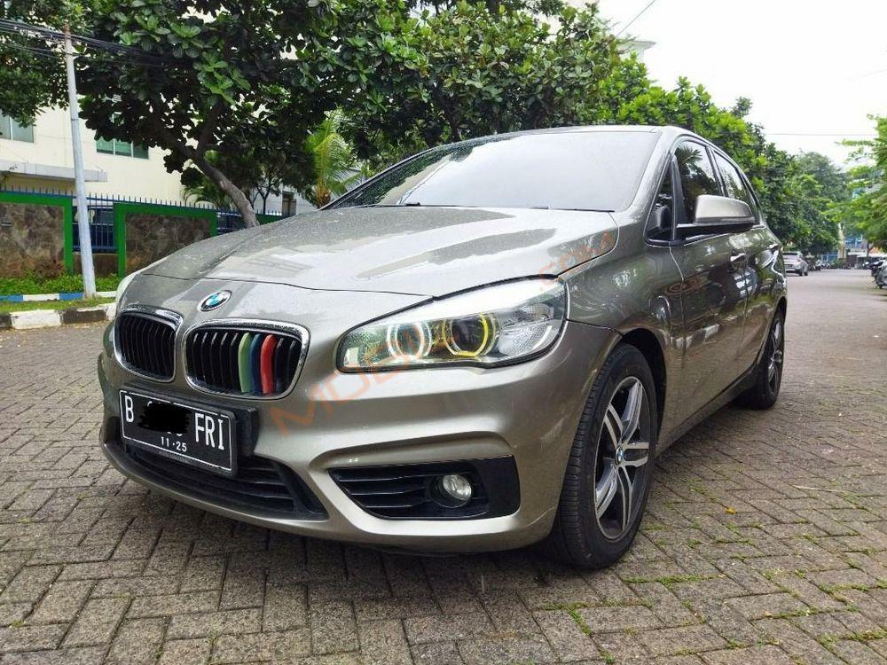 Mobil BMW 2 Series 2015