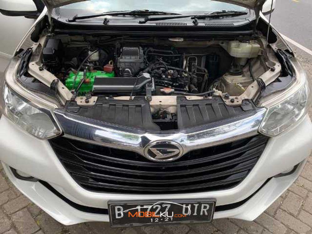 Mobil Daihatsu Xenia 2016