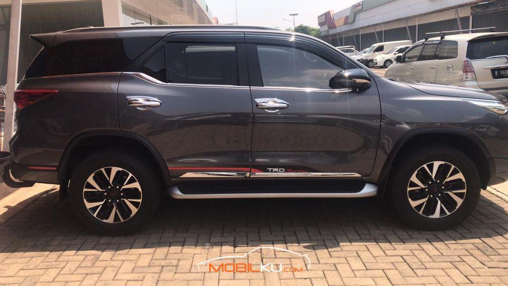 Mobil Toyota Fortuner 2018