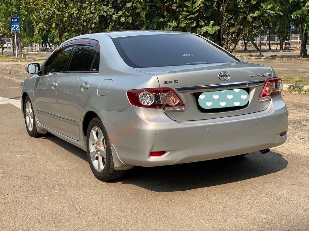 Mobil Toyota Corolla 2010