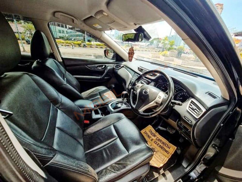 Mobil Nissan X-Trail 2015