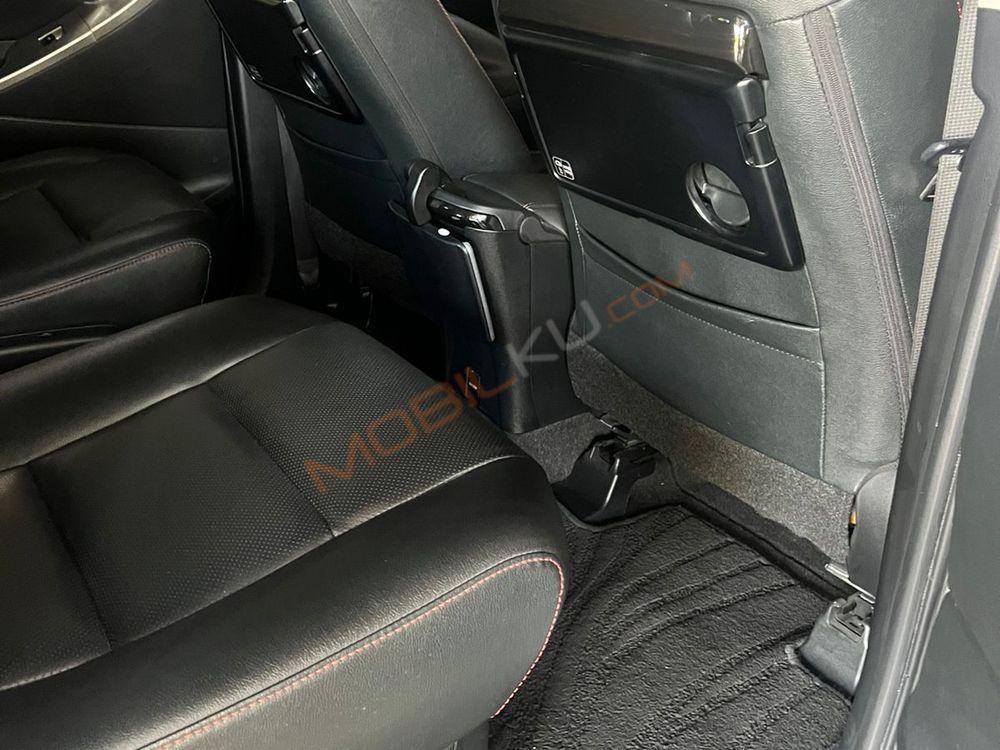 Mobil Toyota Kijang Innova 2021