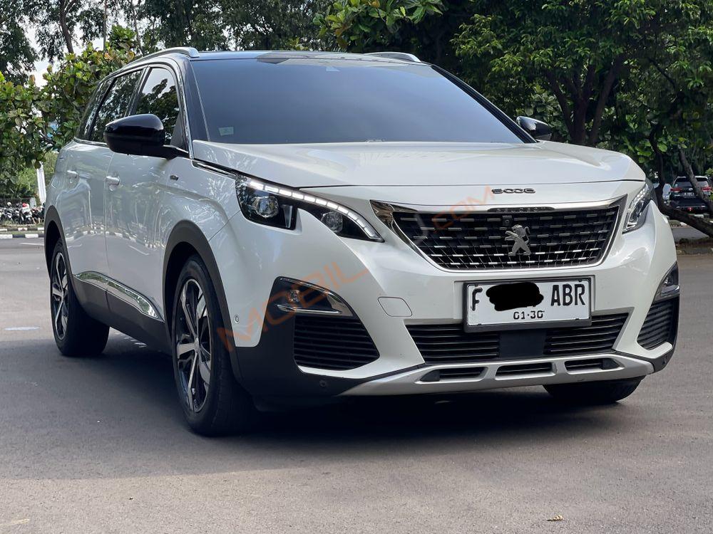 Mobil Peugeot 5008 2019