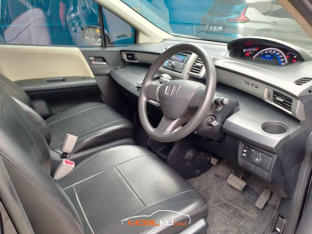 Mobil Honda Freed 2014