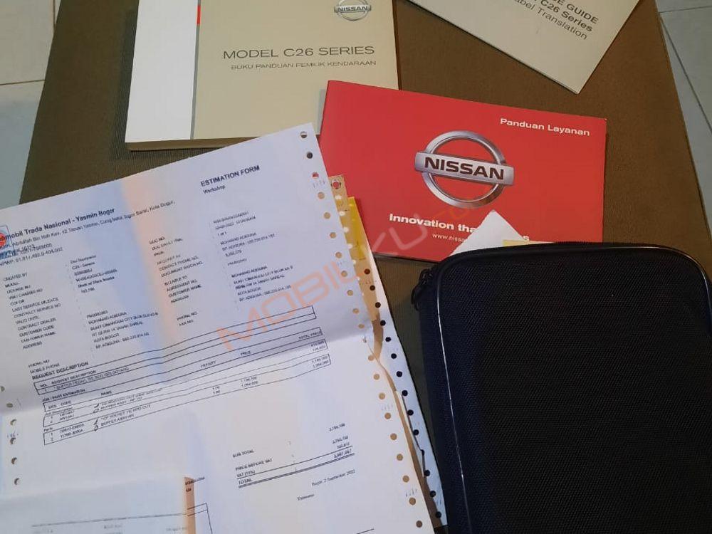 Mobil Nissan Serena 2014