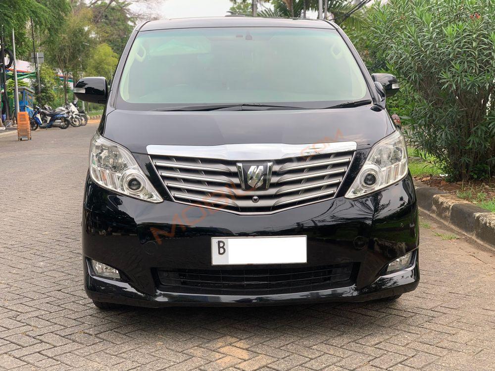 Mobil Toyota Alphard 2010