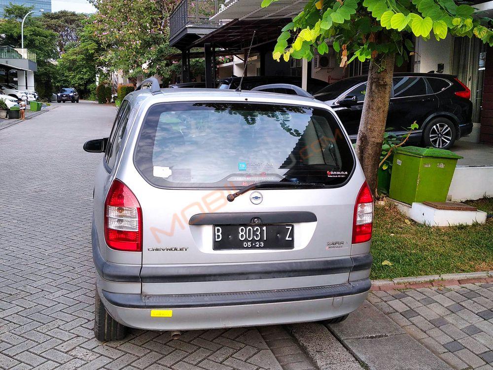 Mobil Chevrolet Zafira 2003