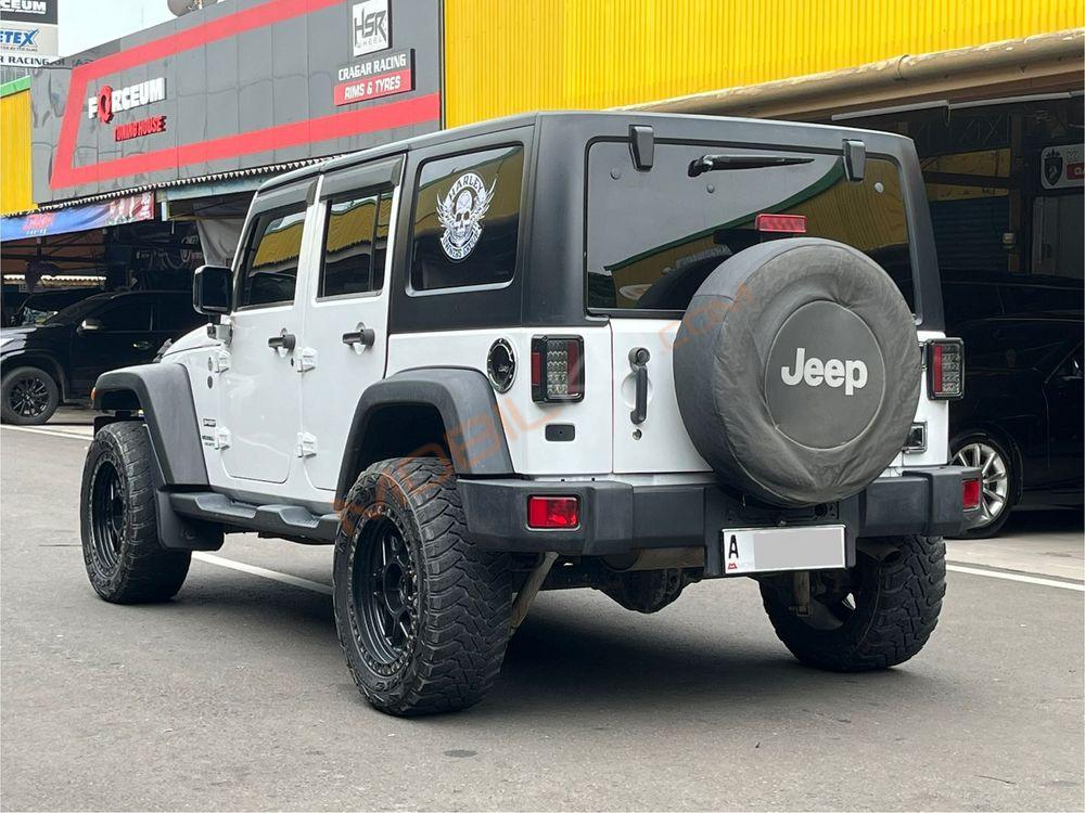 Mobil Jeep Wrangler 2014