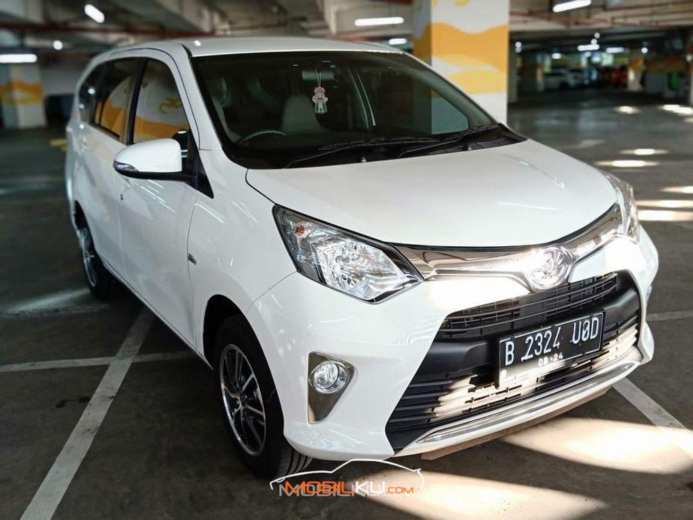 Mobil Toyota Calya 2019