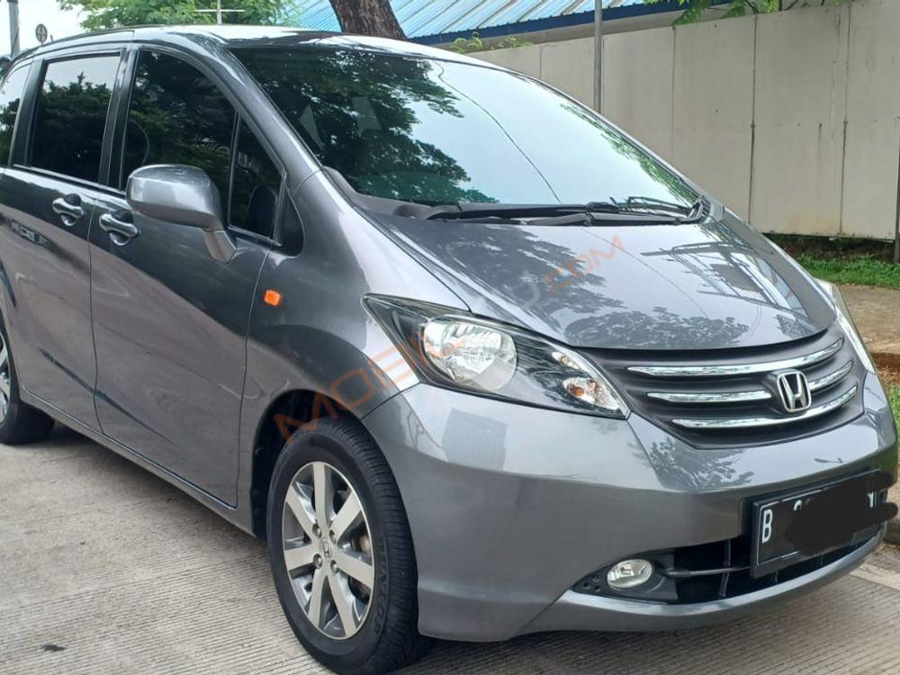 Mobil Honda Freed 2010