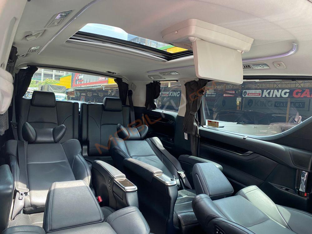 Mobil Toyota Vellfire 2017