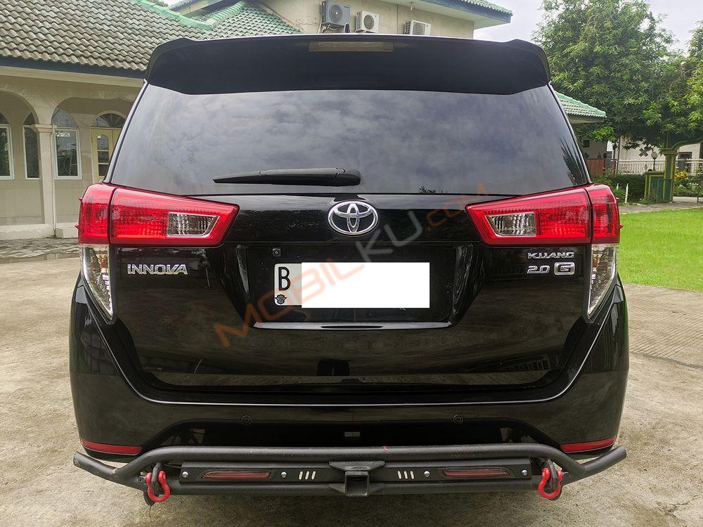 Mobil Toyota Kijang Innova 2016