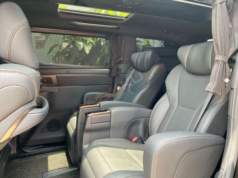 Mobil Toyota Alphard 2024