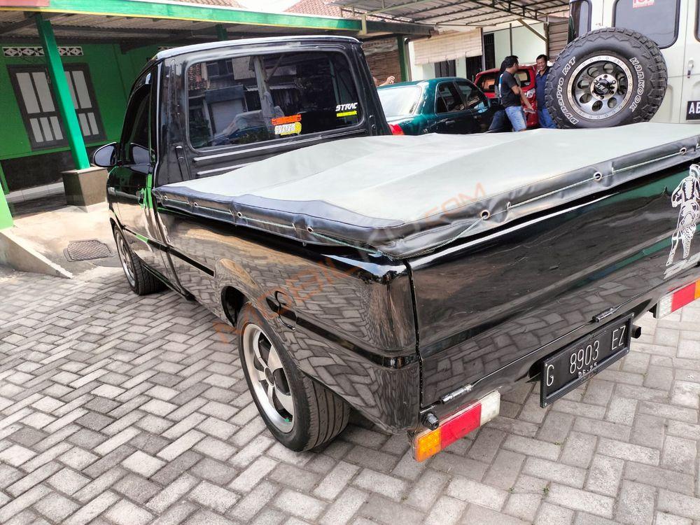 Mobil Toyota Kijang 2002