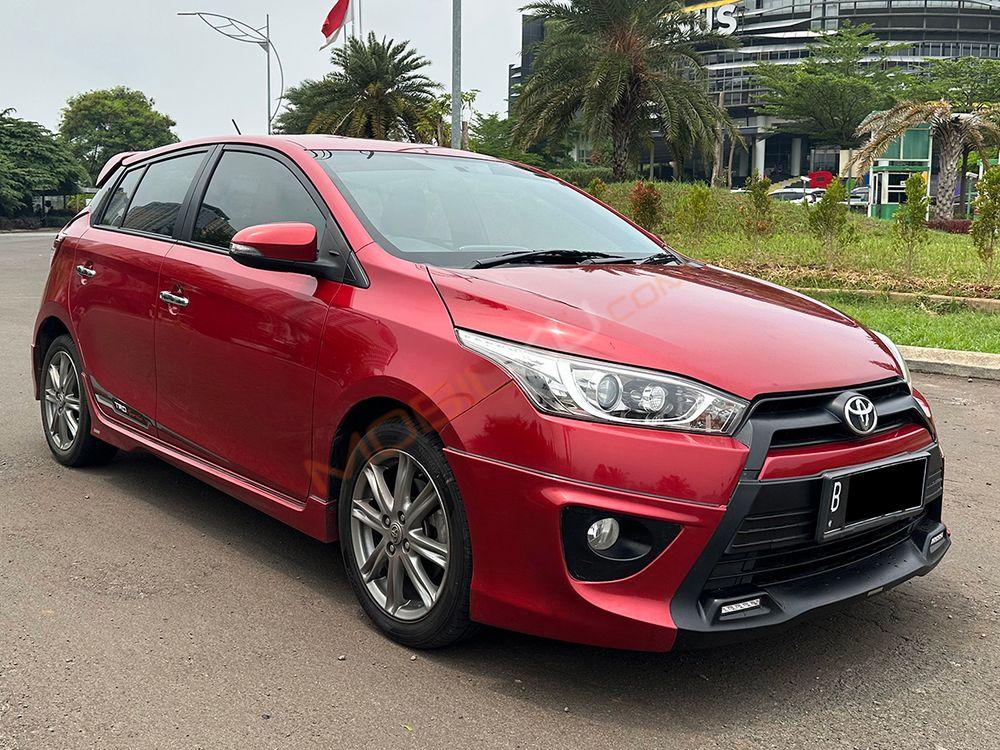 Mobil Toyota Yaris 2014