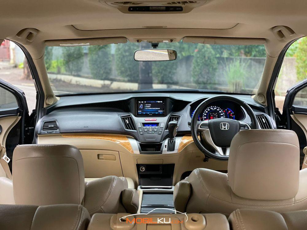 Mobil Honda Odyssey 2010