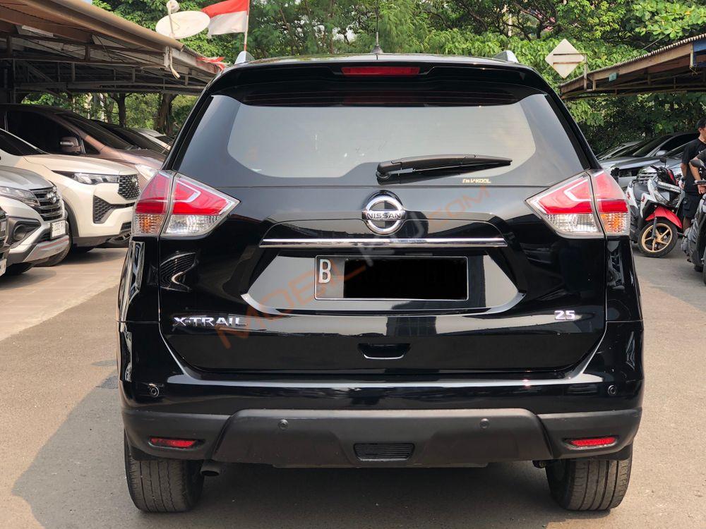 Mobil Nissan X-Trail 2015