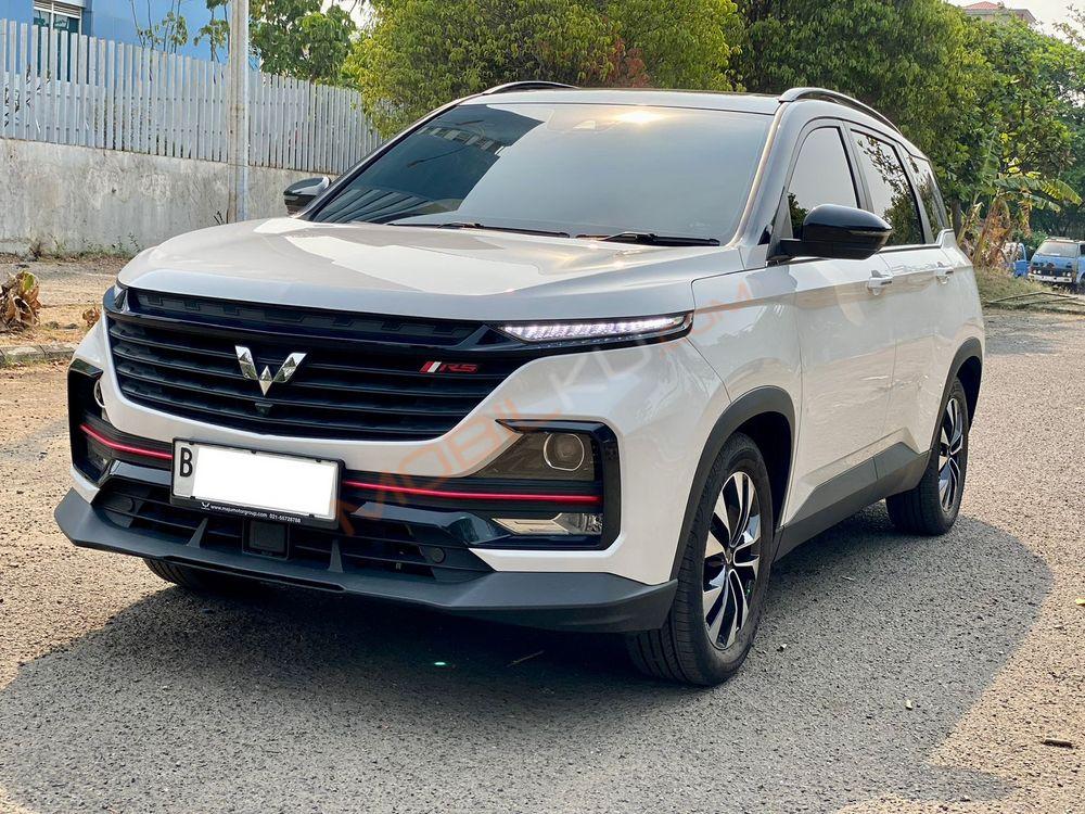 Mobil Wuling Almaz 2022