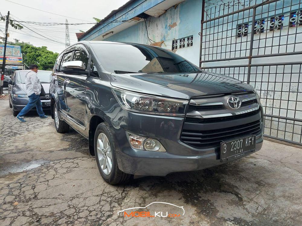 Mobil Toyota Kijang Innova 2017