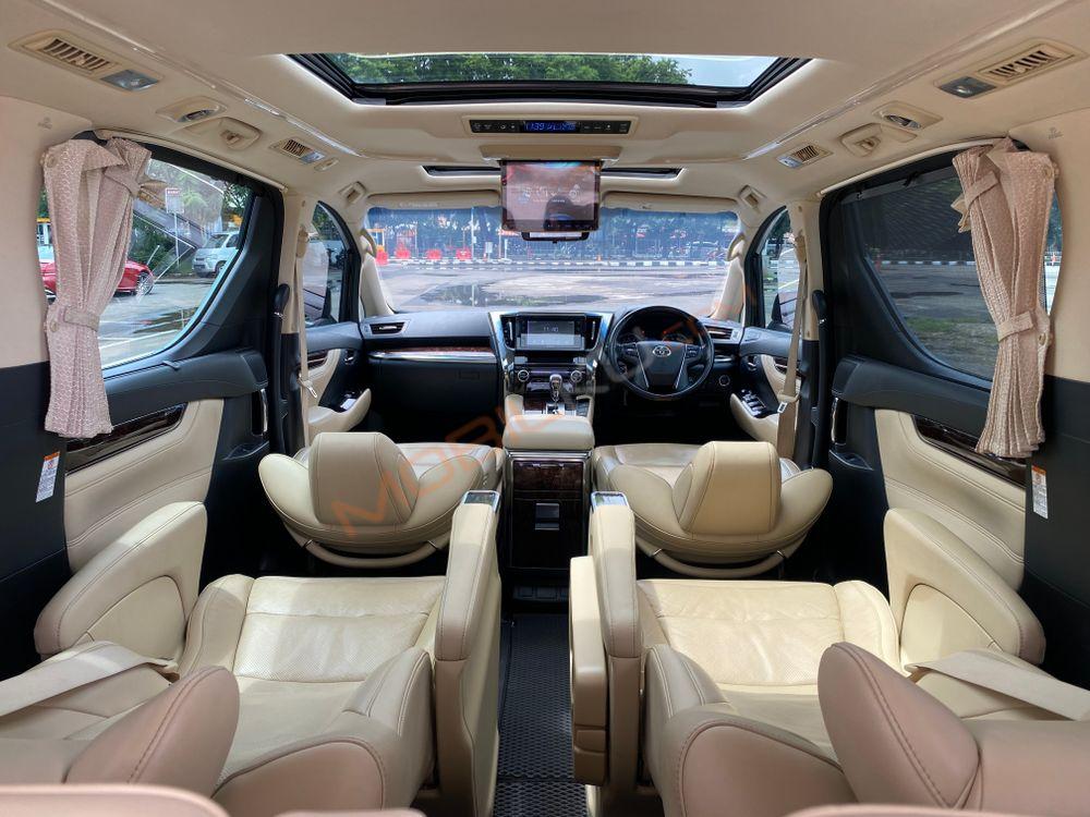 Mobil Toyota Alphard 2019
