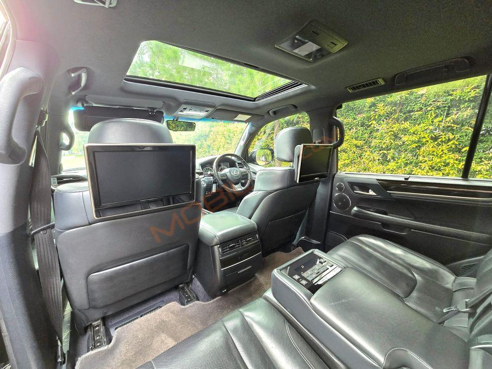 Mobil Toyota Land Cruiser 2018