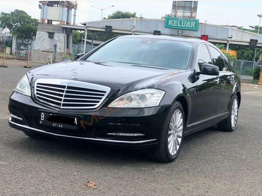 Mobil Mercedes-Benz S-Class 2011