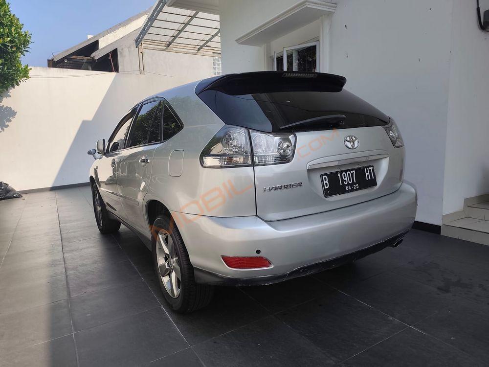 Mobil Toyota Harrier 2011