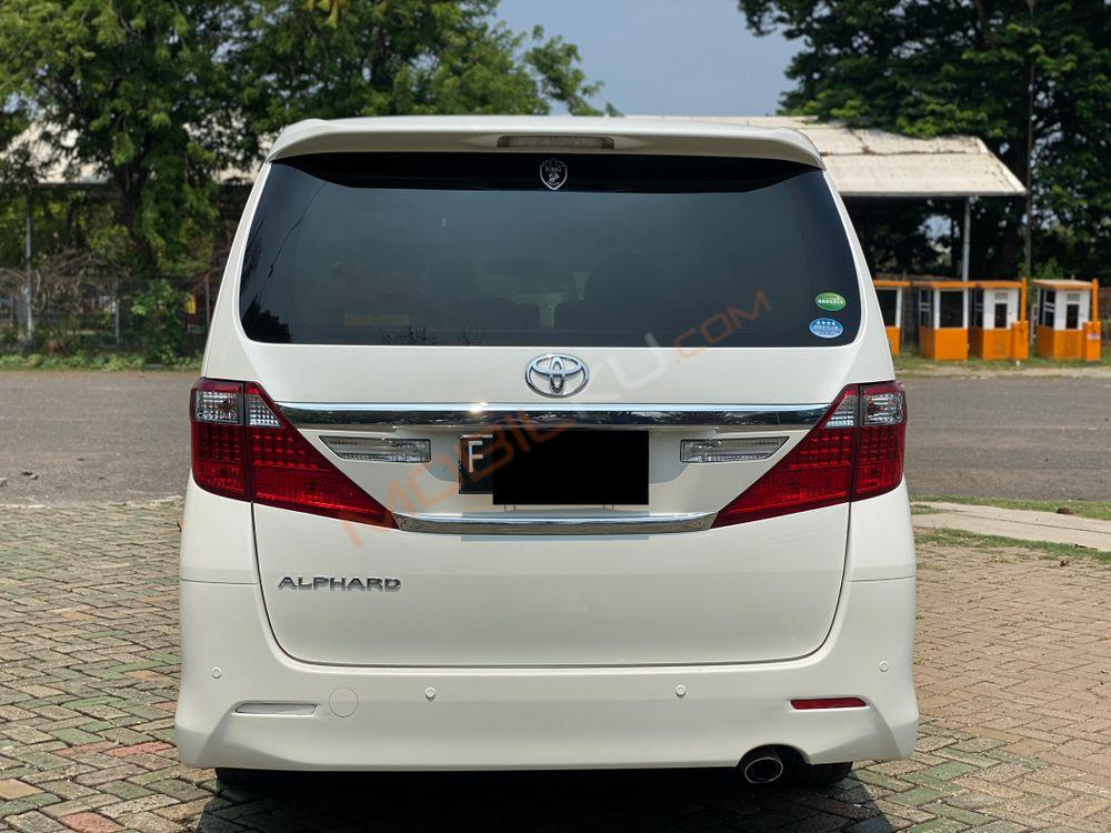 Mobil Toyota Alphard 2014