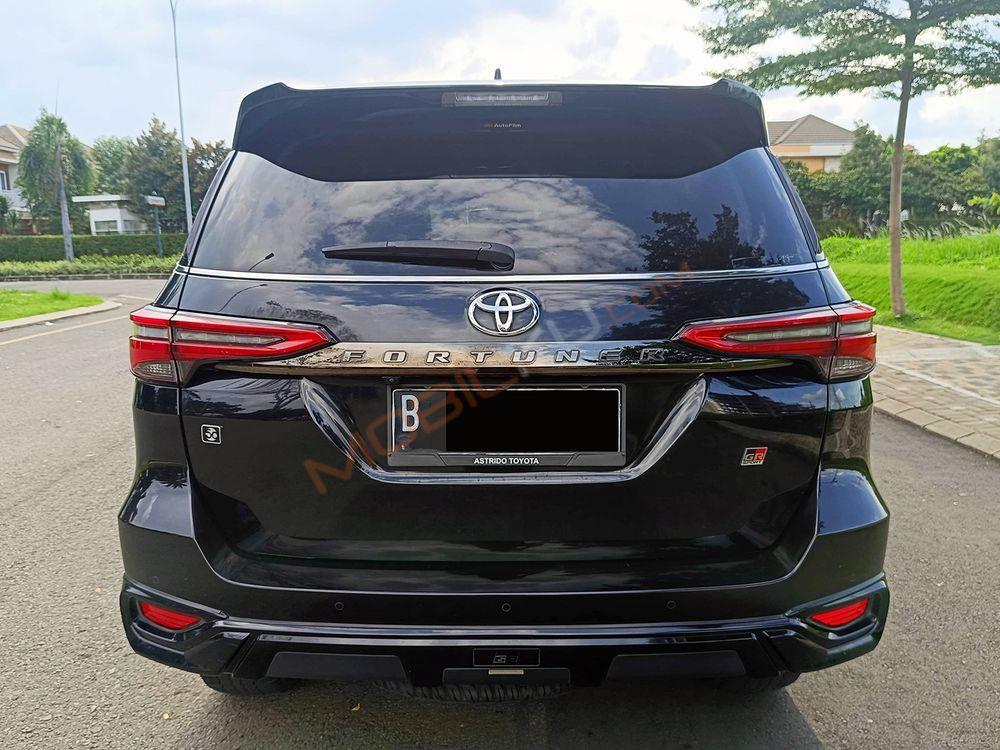 Mobil Toyota Fortuner 2021