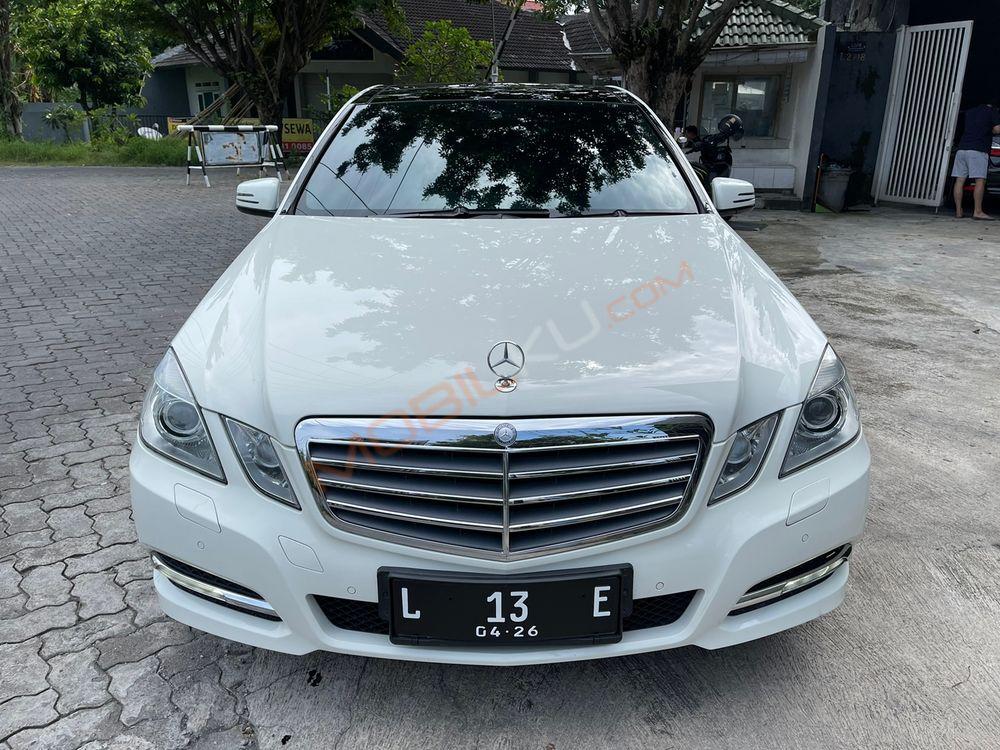 Mobil Mercedes-Benz E-Class 2011
