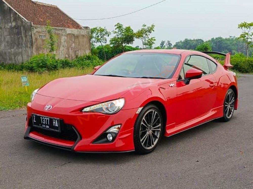 Mobil Toyota 86 2014