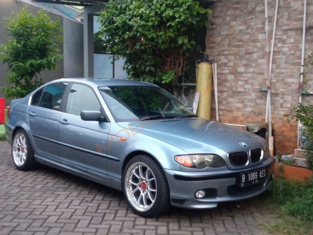 Mobil BMW i3 2001