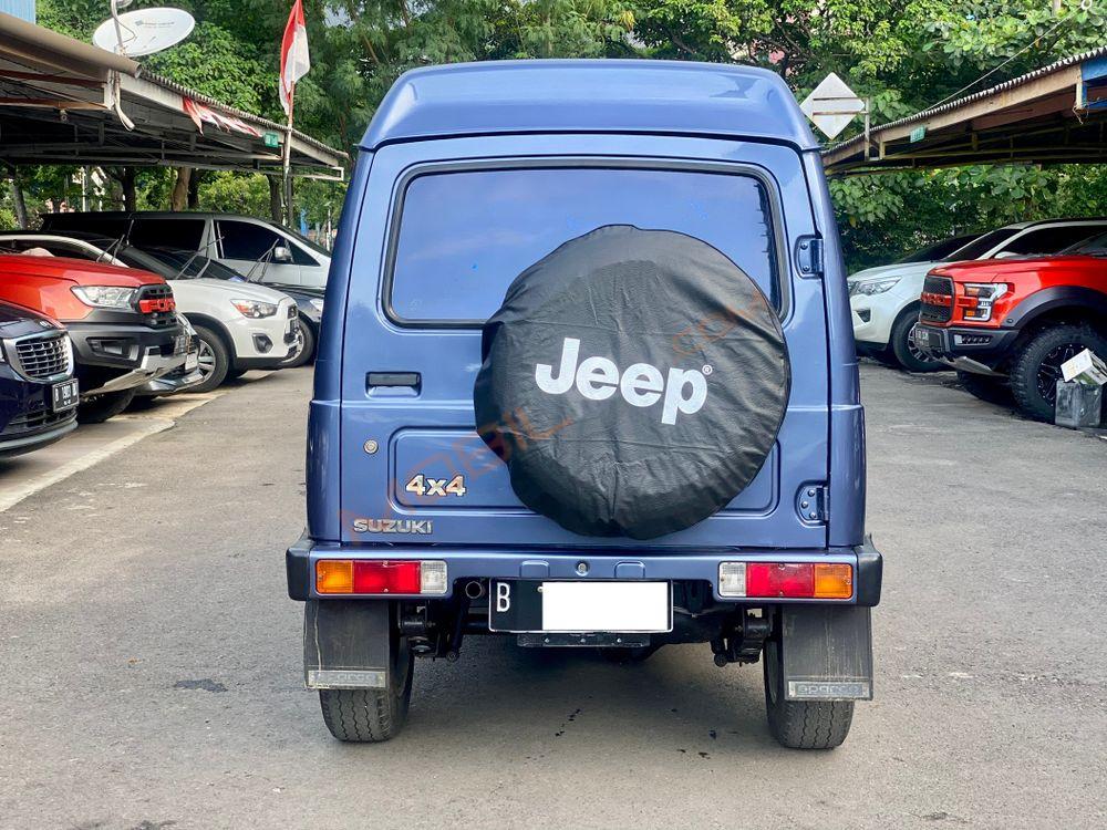 Mobil Suzuki Katana 2005