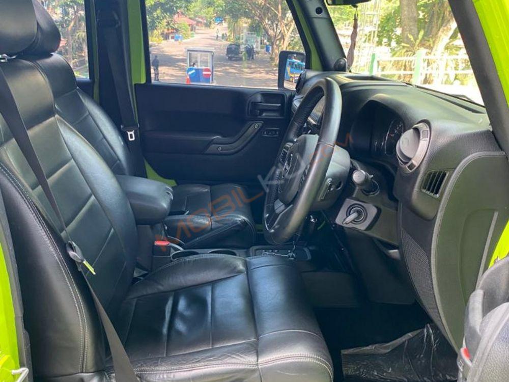 Mobil Jeep Wrangler 2012