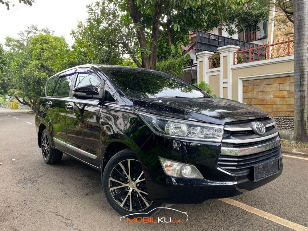 Mobil Toyota Kijang Innova 2016