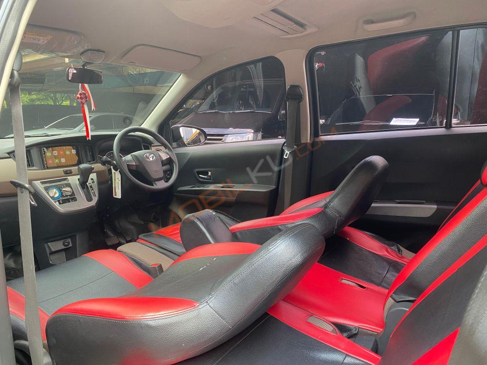 Mobil Toyota Calya 2018